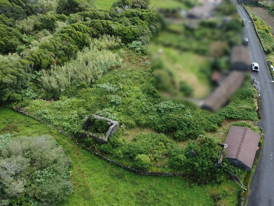 Terreno para Venda em Calheta de Nesquim Foto 1