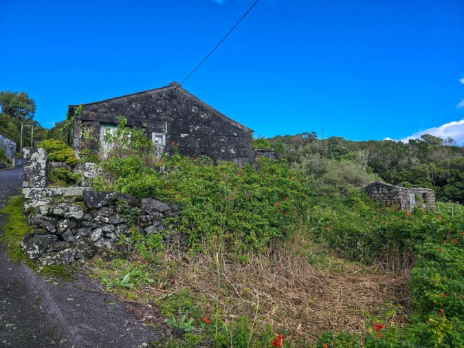 Terreno para Venda em Calheta de Nesquim Foto 3