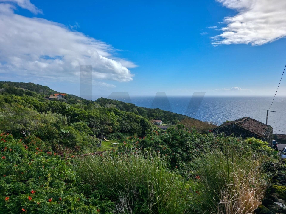 Terreno para Venda em Calheta de Nesquim Foto 3