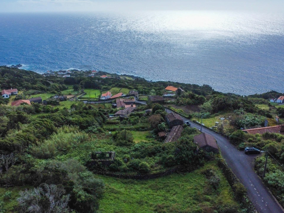 Terreno para Venda em Calheta de Nesquim Foto 9