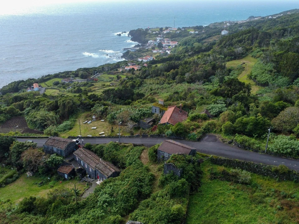 Terreno para Venda em Calheta de Nesquim Foto 15