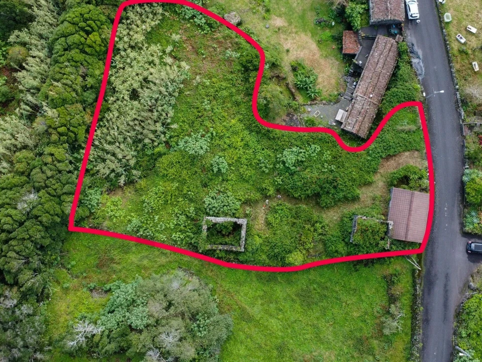 Terreno para Venda em Calheta de Nesquim Foto 4