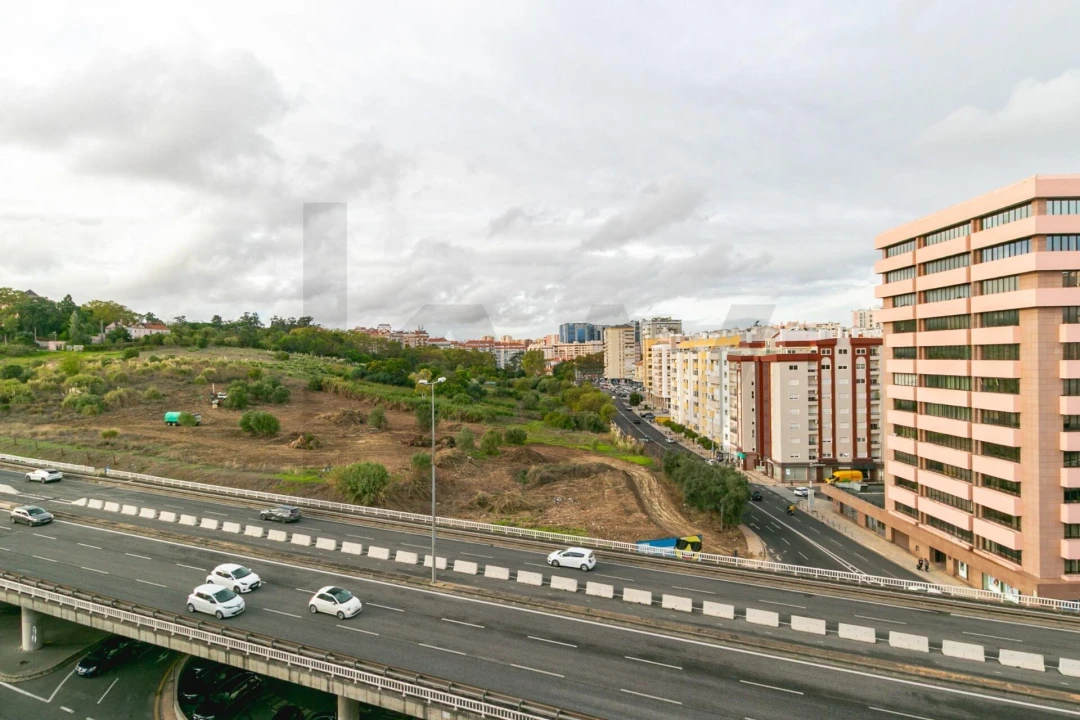 Apartamento T3 para Venda em São Domingos de Benfica Foto 13