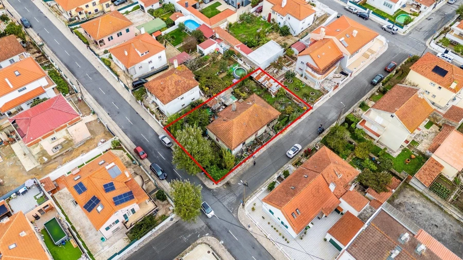 Moradia T4 para Venda em Algueirão-Mem Martins Foto 1