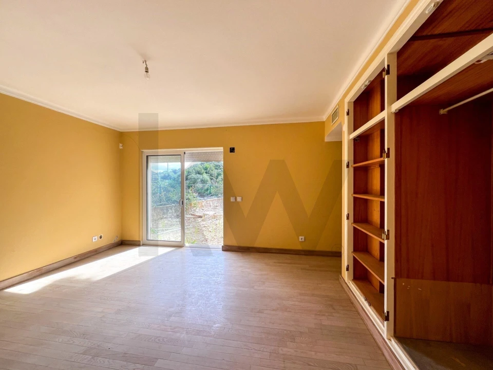 Moradia T4 para Venda em Santa Barbara de Nexe Foto 53