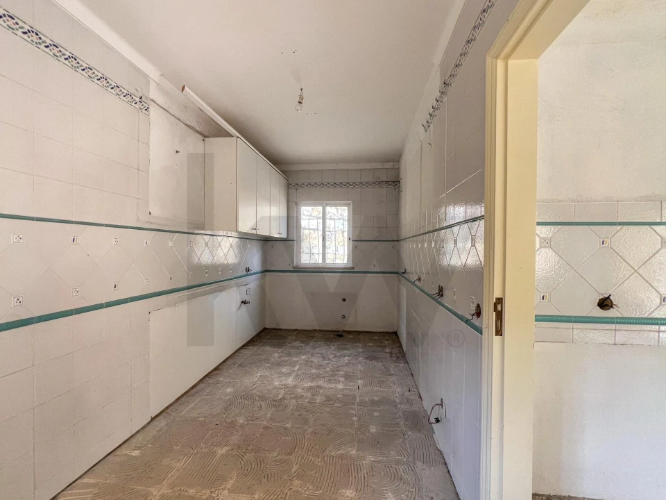 Moradia T4 para Venda em Santa Barbara de Nexe Foto 34