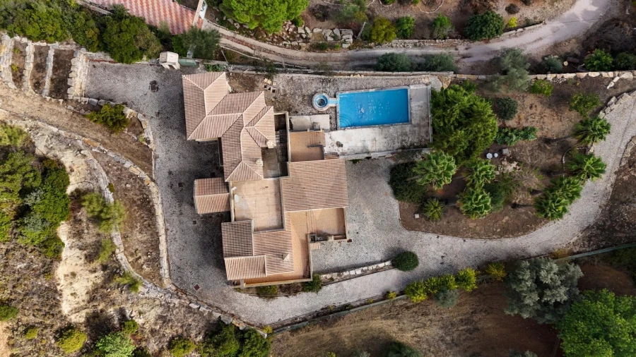 Moradia T4 para Venda em Santa Barbara de Nexe Foto 74