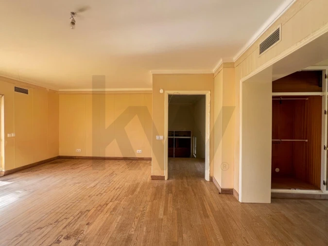 Moradia T4 para Venda em Santa Barbara de Nexe Foto 46