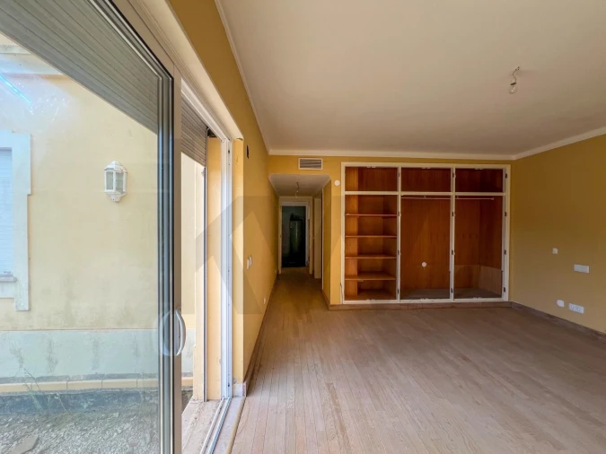 Moradia T4 para Venda em Santa Barbara de Nexe Foto 45