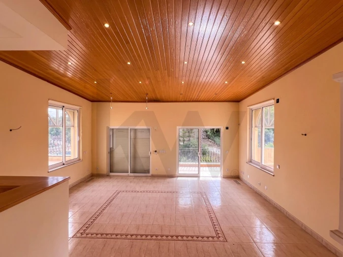 Moradia T4 para Venda em Santa Barbara de Nexe Foto 20