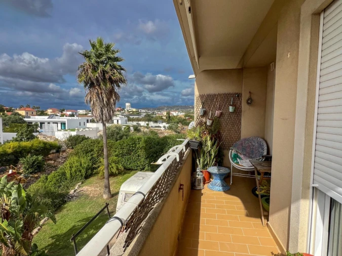 Apartamento T2 para Venda em Quelfes Foto 28