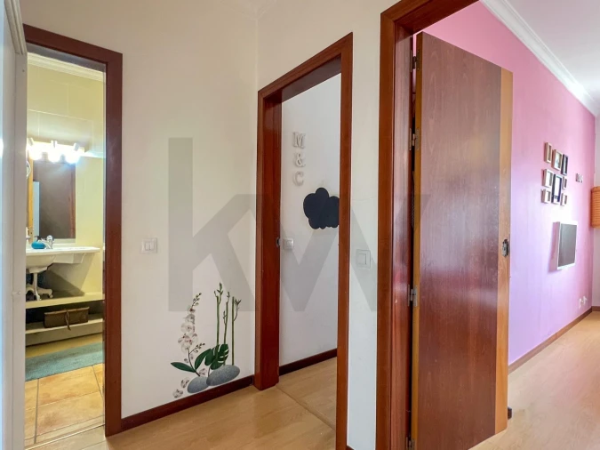 Apartamento T2 para Venda em Quelfes Foto 15