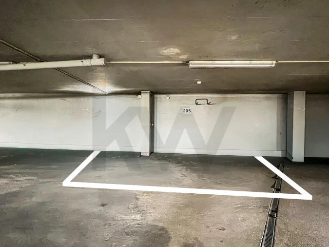 Apartamento T2 para Venda em Quelfes Foto 29