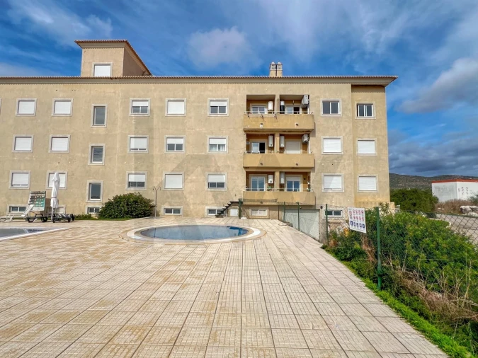 Apartamento T2 para Venda em Quelfes Foto 36