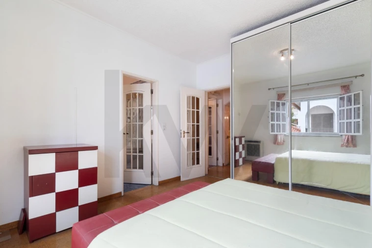 Moradia T4 para Venda em Pontinha e Famões Foto 29