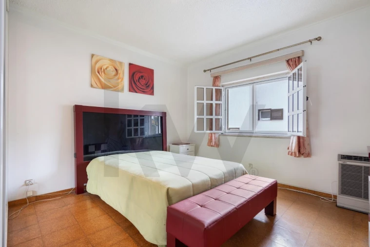 Moradia T4 para Venda em Pontinha e Famões Foto 25