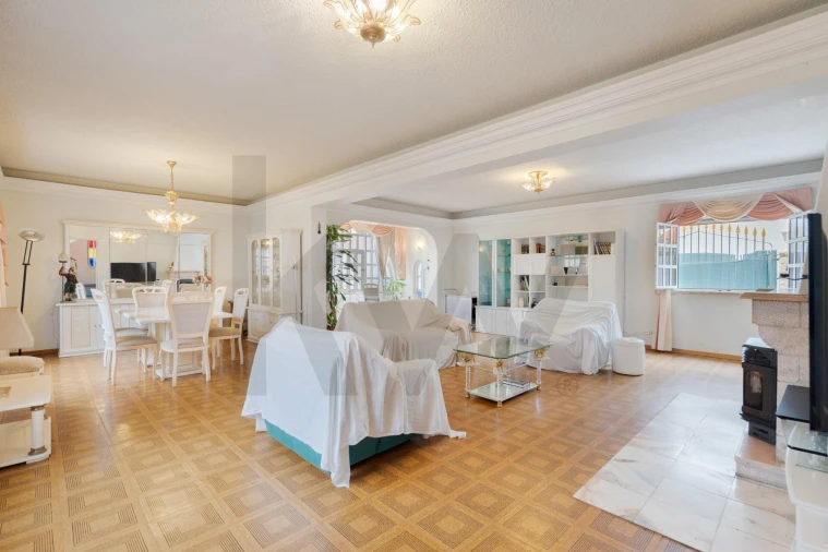 Moradia T4 para Venda em Pontinha e Famões Foto 51