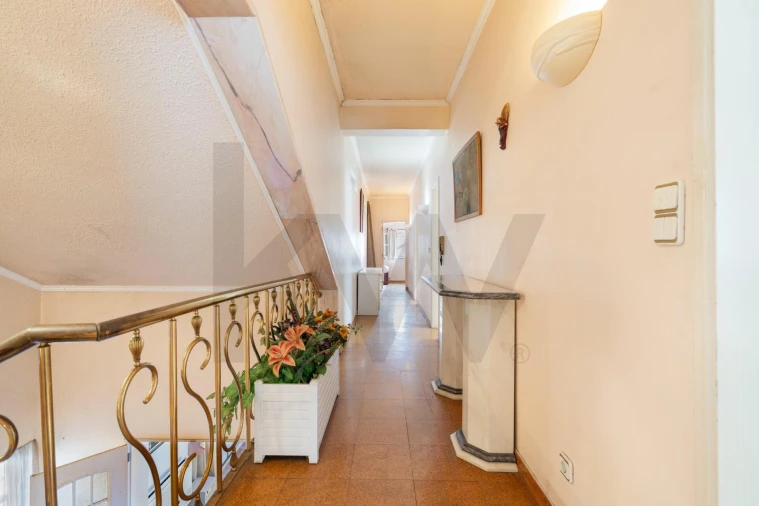 Moradia T4 para Venda em Pontinha e Famões Foto 31