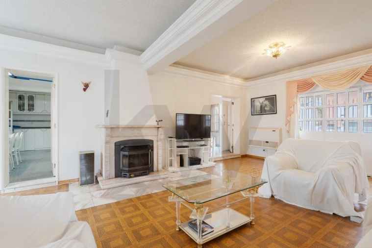 Moradia T4 para Venda em Pontinha e Famões Foto 54