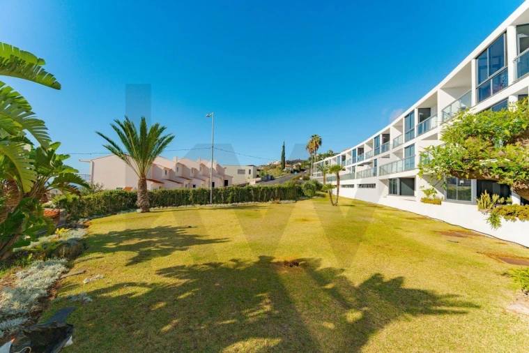 Apartamento T2 para Venda em Caniço Foto 27