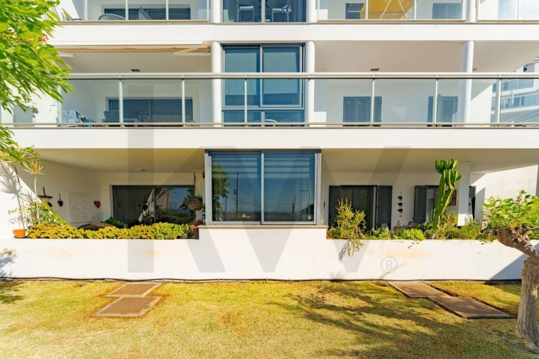 Apartamento T2 para Venda em Caniço Foto 12