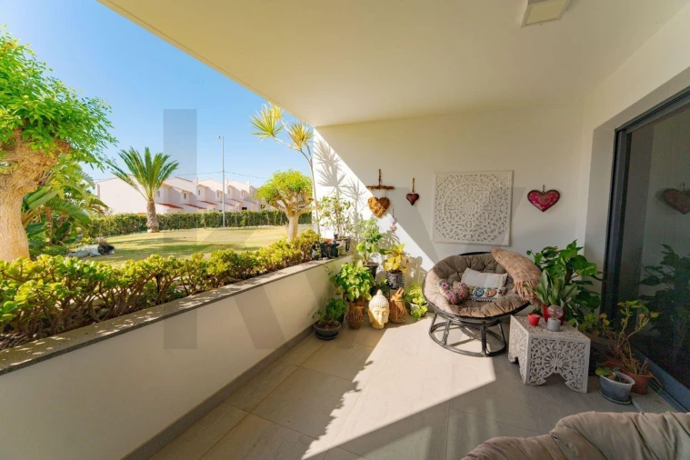 Apartamento T2 para Venda em Caniço Foto 14