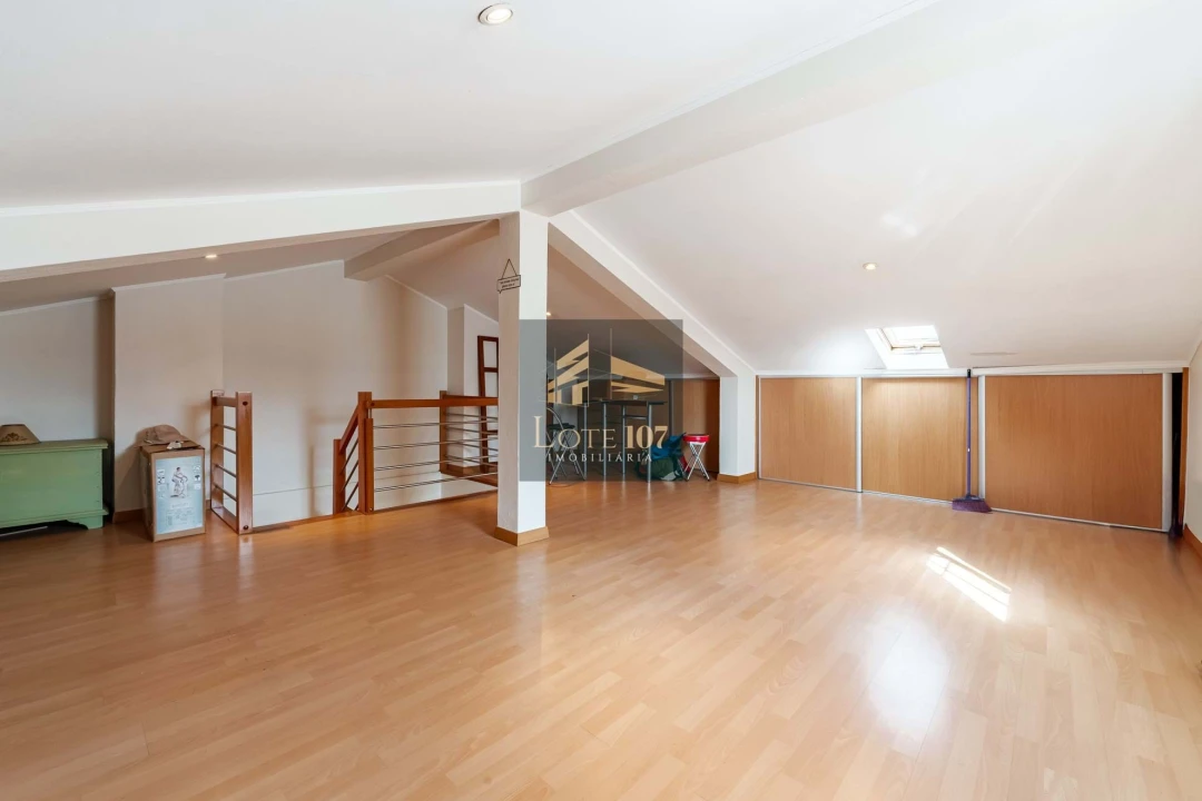 Moradia T4 para Venda em Seixal, Arrentela e Aldeia de Paio Pires Foto 46