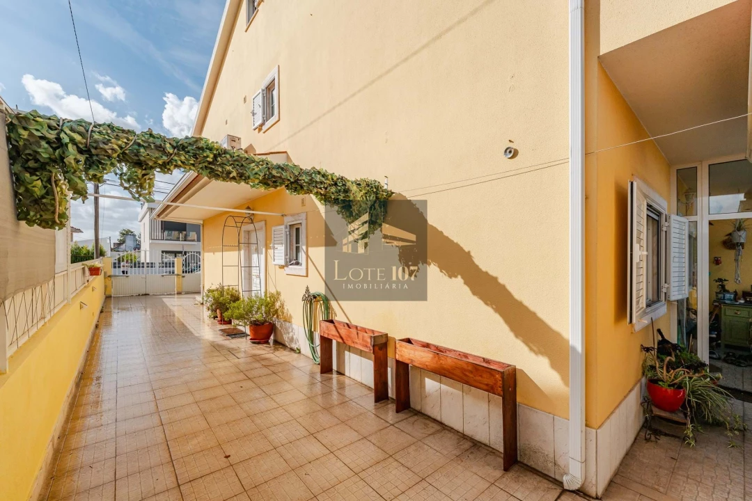 Moradia T4 para Venda em Seixal, Arrentela e Aldeia de Paio Pires Foto 6