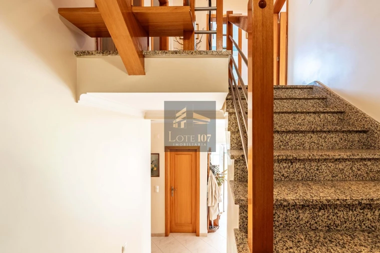 Moradia T4 para Venda em Seixal, Arrentela e Aldeia de Paio Pires Foto 26