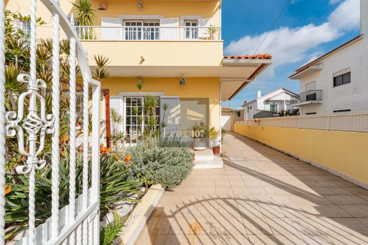 Moradia T4 para Venda em Seixal, Arrentela e Aldeia de Paio Pires Foto 2