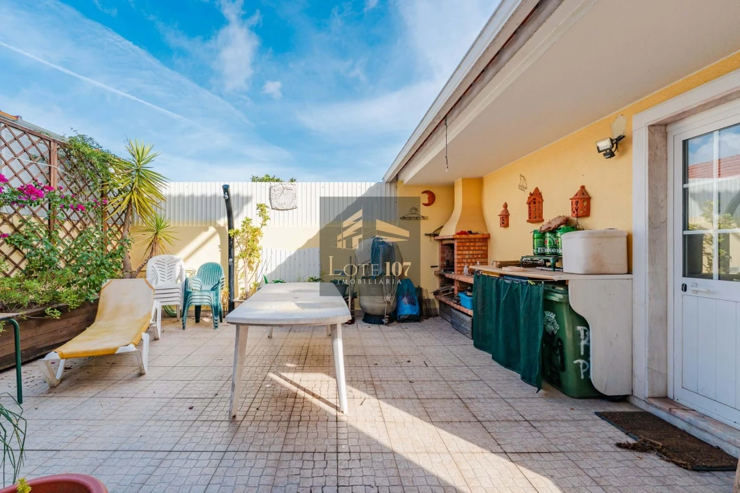 Moradia T4 para Venda em Seixal, Arrentela e Aldeia de Paio Pires Foto 48