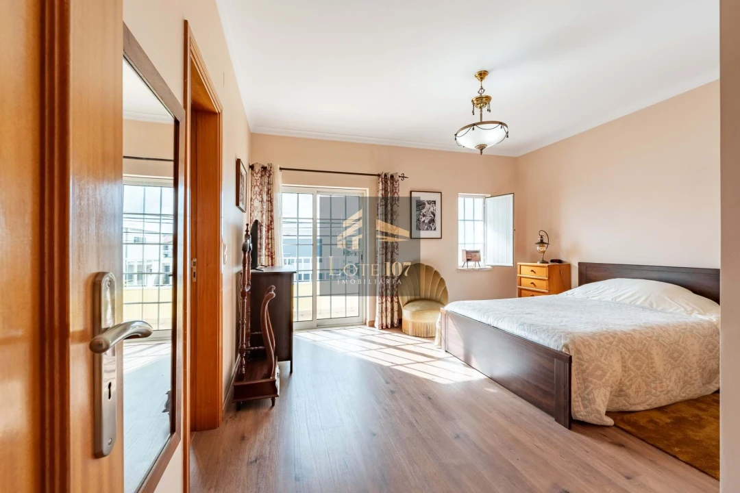 Moradia T4 para Venda em Seixal, Arrentela e Aldeia de Paio Pires Foto 37