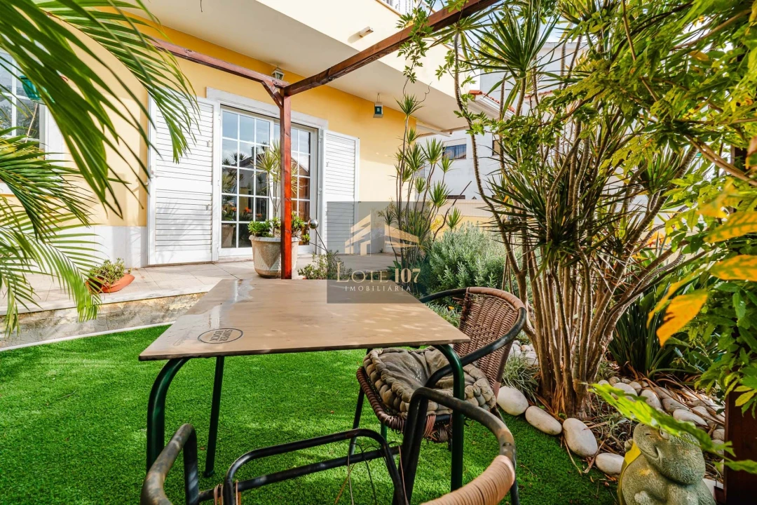 Moradia T4 para Venda em Seixal, Arrentela e Aldeia de Paio Pires Foto 13