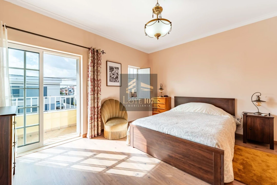 Moradia T4 para Venda em Seixal, Arrentela e Aldeia de Paio Pires Foto 43