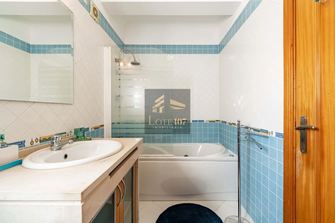 Moradia T4 para Venda em Seixal, Arrentela e Aldeia de Paio Pires Foto 31