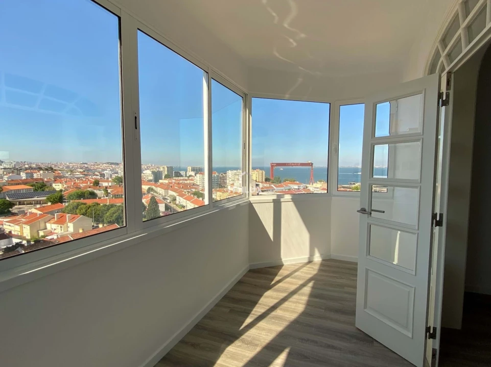 Apartamento T3 para Arrendamento em Almada, Cova da Piedade, Pragal e Cacilhas Foto 5