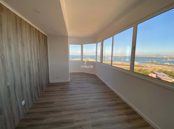 Apartamento T3 para Arrendamento em Almada, Cova da Piedade, Pragal e Cacilhas Foto 12