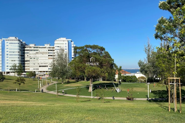 Apartamento T3 para Arrendamento em Almada, Cova da Piedade, Pragal e Cacilhas Foto 29