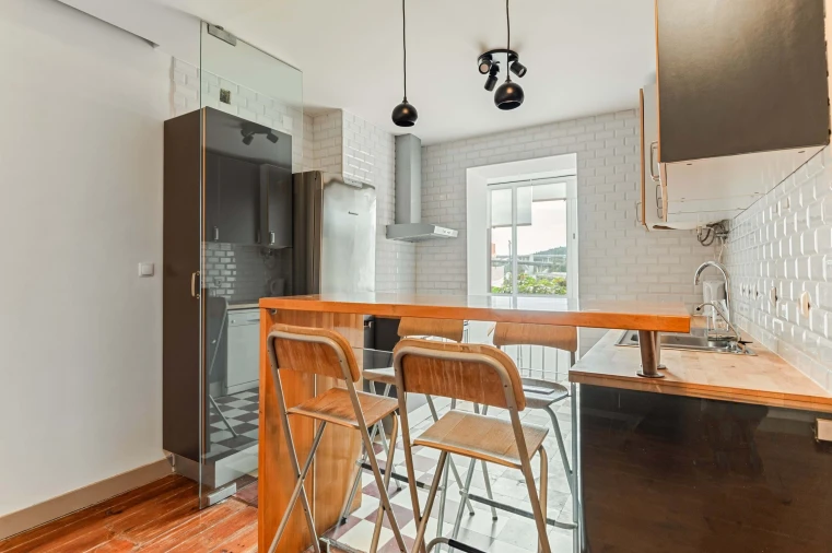 Apartamento T2 para Venda em Campolide Foto 4