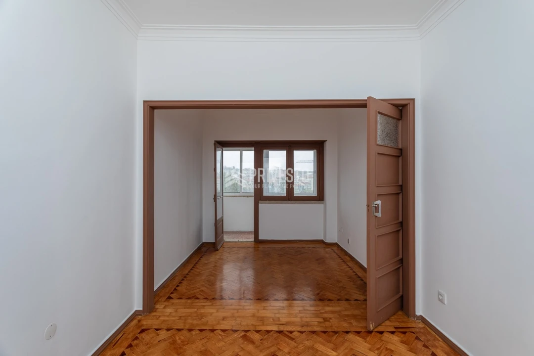 Apartamento T2 para Venda em Agualva e Mira-Sintra Foto 3