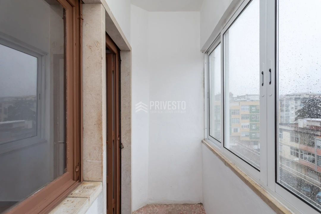 Apartamento T2 para Venda em Agualva e Mira-Sintra Foto 6