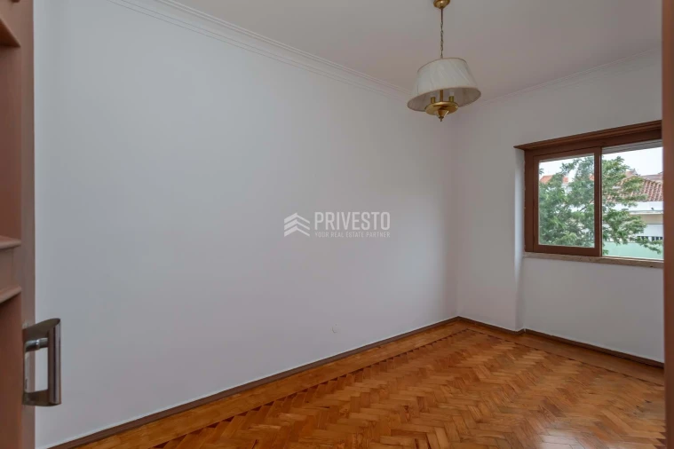 Apartamento T2 para Venda em Agualva e Mira-Sintra Foto 15