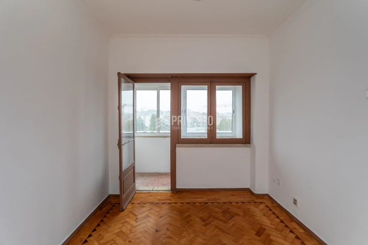 Apartamento T2 para Venda em Agualva e Mira-Sintra Foto 4