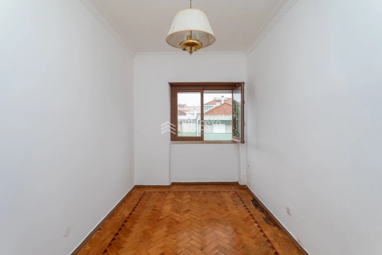 Apartamento T2 para Venda em Agualva e Mira-Sintra Foto 16