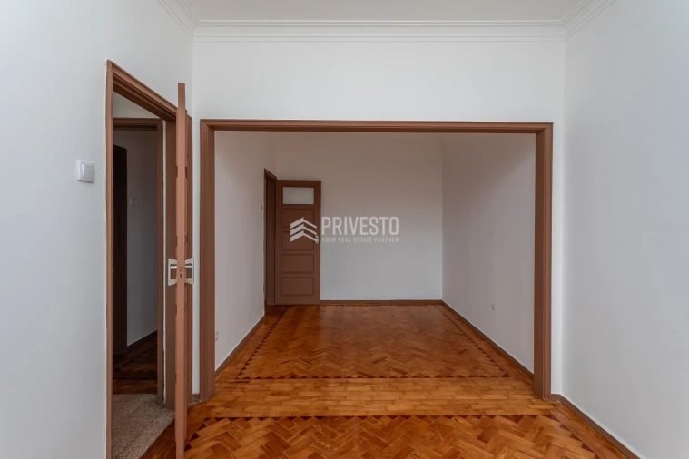 Apartamento T2 para Venda em Agualva e Mira-Sintra Foto 8