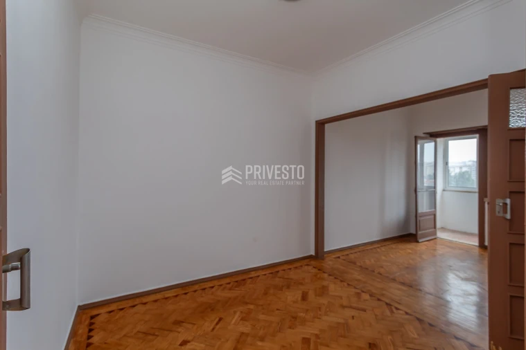 Apartamento T2 para Venda em Agualva e Mira-Sintra Foto 2