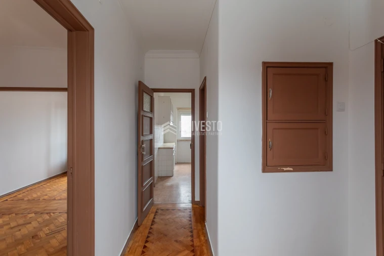 Apartamento T2 para Venda em Agualva e Mira-Sintra Foto 9