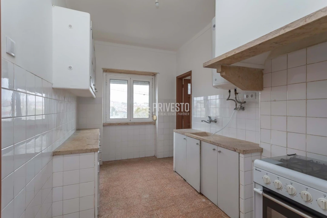 Apartamento T2 para Venda em Agualva e Mira-Sintra Foto 10