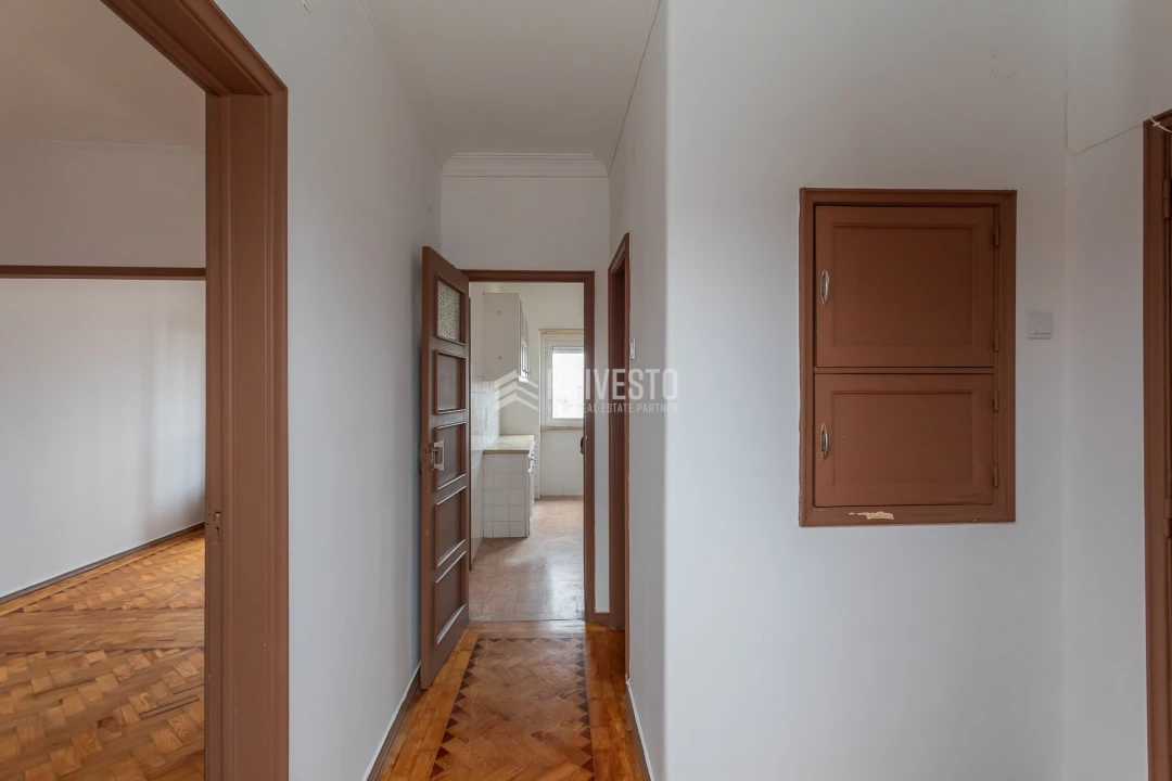 Apartamento T2 para Venda em Agualva e Mira-Sintra Foto 9