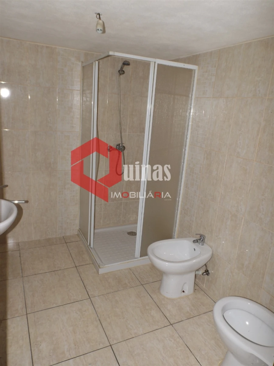 Moradia T1 para Arrendamento em Baraçal Foto 34